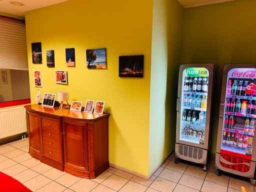 Bilder zum kaufen Kunstwand im Brunch kauf dein Glück